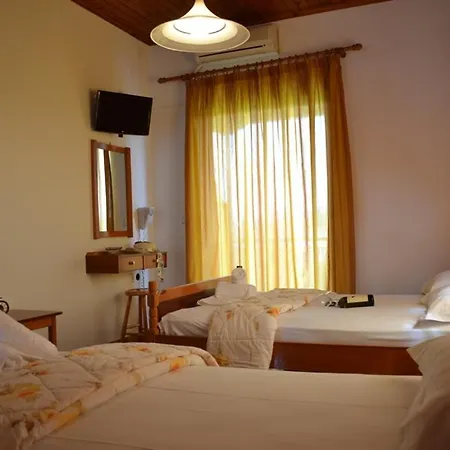 Ξενοδοχείο με διαμερίσματα Digenis Λυγιά