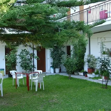 Ξενοδοχείο με διαμερίσματα Digenis