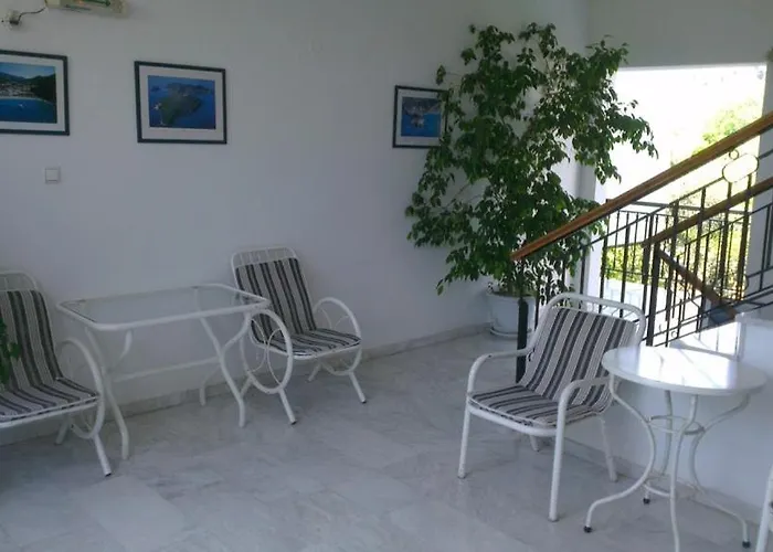 Digenis Ξενοδοχείο με διαμερίσματα *