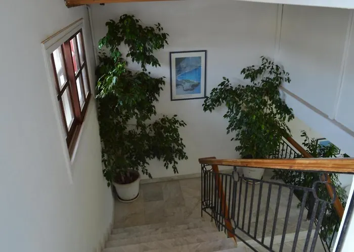 Ξενοδοχείο με διαμερίσματα Digenis Λυγιά