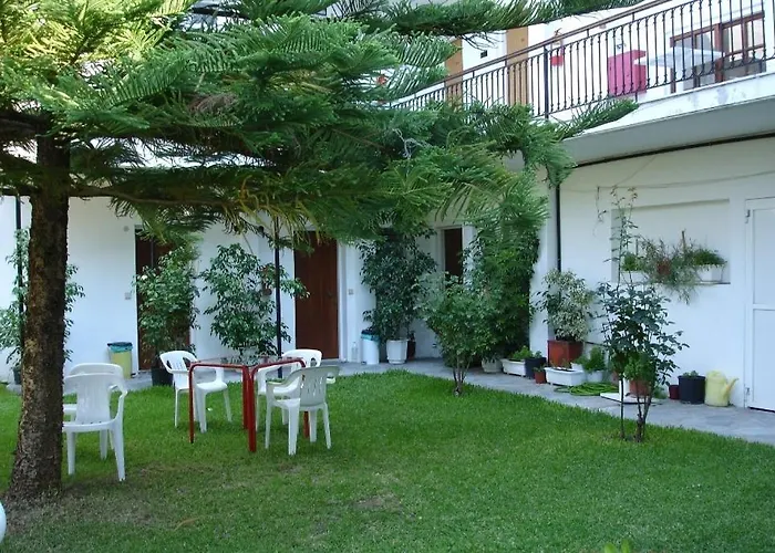 Ξενοδοχείο με διαμερίσματα Digenis